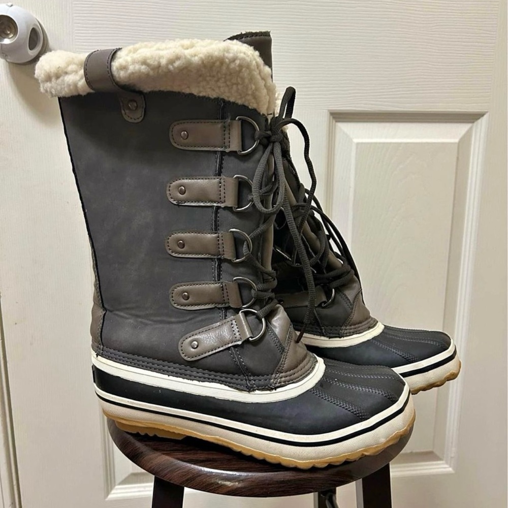 Snow Rain heavy duty boots ski women size 8 Portland